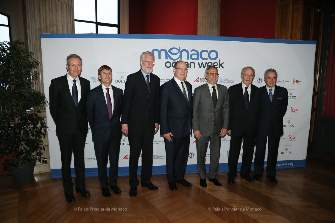 MOW 2018: H.S.H. Prince Albert II of Monaco and H.E. Mr Jorge Carlos Fonseca, President of the Republic of Cabo Verde, with to their right, Prof. Dr Peter Herzig, Director and CEO of GEOMAR Helmholtz Centre for Ocean Research Kiel, Colonel Bruno Philipponnat, Mr Robert Calcagno, CEO of the Oceanographic Institute, to their left, H.E. Mr Bernard Fautrier, Managing Director and Vice-President of the Prince Albert II of Monaco Foundation, Prof. Patrick Rampal, President of the Scientific Centre of Monaco. Image credit: Michel Dagnino.