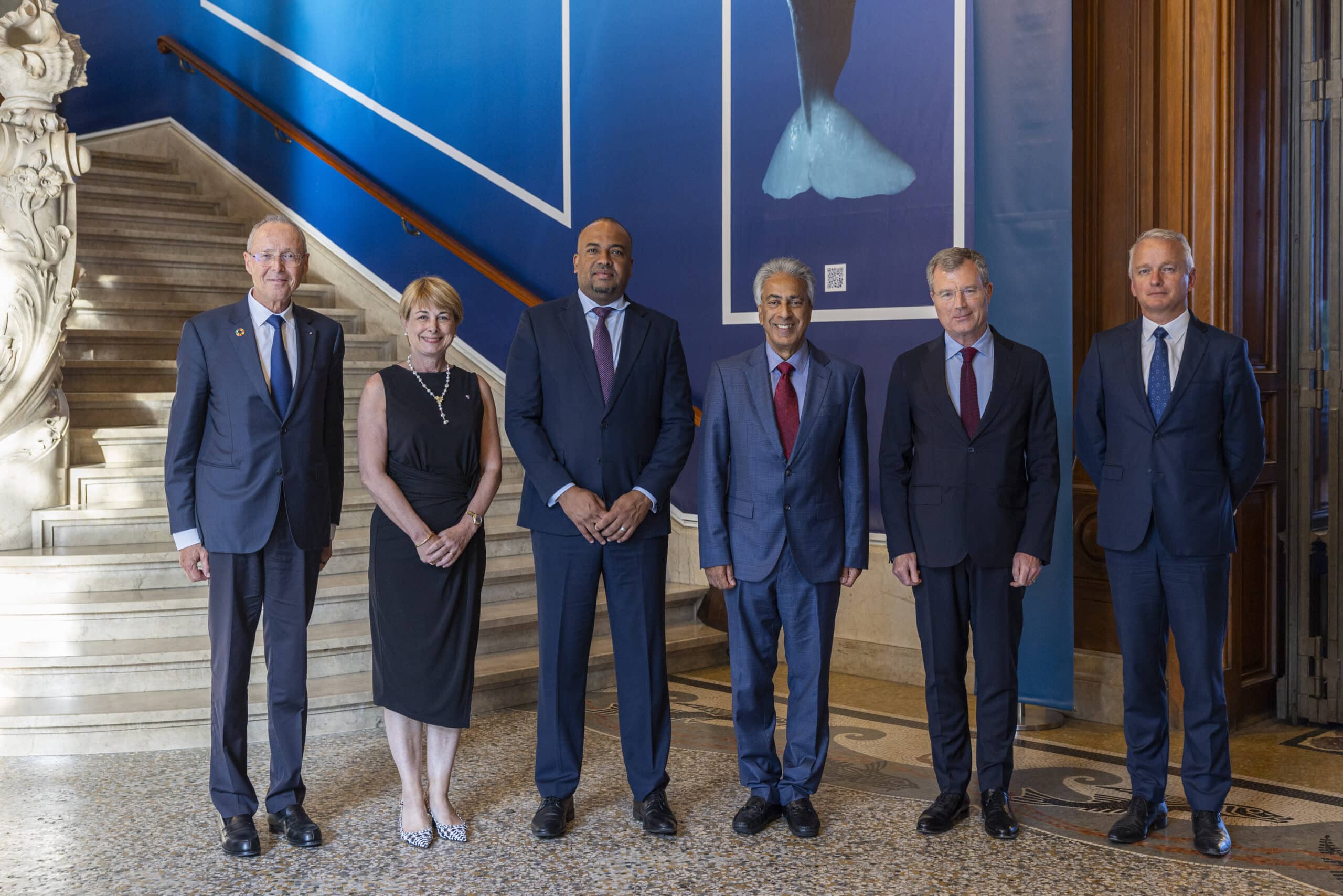 De gauche à droite : M. Robert Calcagno, Mme Isabelle Berro-Amadeï, M. Wallace Cosgrow (Seychelles), Dr l’Honorable Arvin Boolell (Maurice), S.E. M. Christophe Mirmand et M. Xavier Prache ©Philippe Fitte / Explorations de Monaco