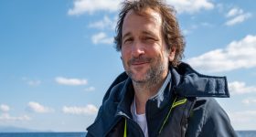 Portrait de Julien Blanc-Gras en mer