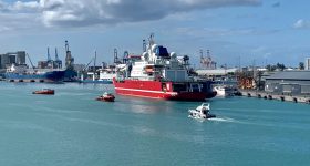 S.A. Agulhas II à Port-Louis, île Maurice